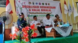 Kegiatan pembekalan ideologi dari Tim Densus 88 Antiteror Mabes Polri, Ponpes Putri Ar Rohmah di Dusun Bulakrejo, Desa Katikan, Kecamatan Kedunggalar, Kabupaten Ngawi, Selasa (15/4/2025).