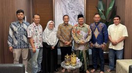 Pagerijo (Paguyuban Arek Jombang) saat bersilaturahmi ke kediaman Bupati Jombang H Warsubi di sela-sela open house.