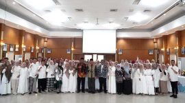 Foto bersama pengurus dan anggota Ikatan Apoteker Indonesia (IAI) PC Jombang usai kegiatan Halal Bi Halal..