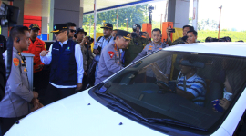 Kapolri Jendral Pol Listyo Sigit Prabowo saat menemui pemudik.