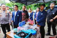 Kapolri Jenderal Listyo Sigit Prabowo saat menghadiri pembukaan pekan orientasi Himpunan Mahasiswa Buddhis Indonesia (Hikmahbudhi) ke-12 di Yogyakarta, Jumat (18/4/2025).