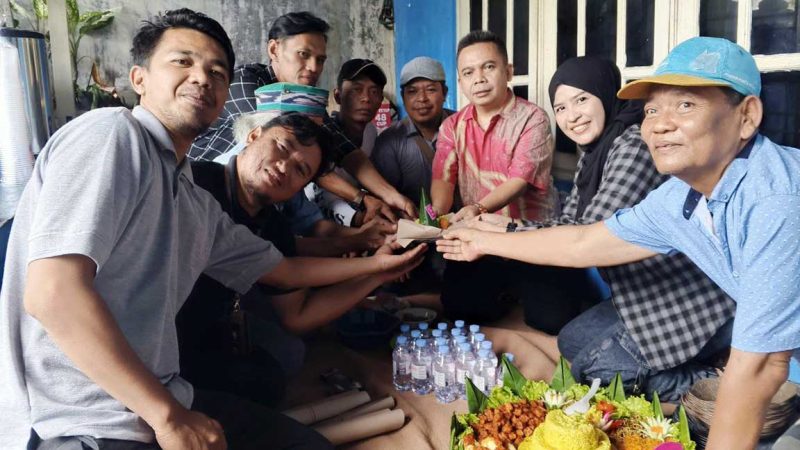 Wakil Ketua III DPRD Jombang, Gus Sentot saat hadir di tasyakuran launching media online LintasDaerah.id