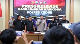 Rilis ungkap kasus narkoba jenis sabu-sabu di Polres KEdiri.