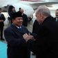 Presiden RI Prabowo Subianto saat bersalaman dengan Presiden Turki Recep Tayyip Erdoğan, Rabu (9/4/2025).