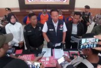 Suasana rilis kasus narkoba jenis sabu-sabu di Polres Jombang, Selasa (15/4/2025).