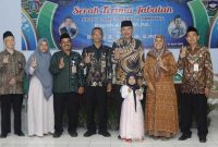 Foto bersama usai prosesi Sertijab Kepala SMP Negeri 2 Jombang.