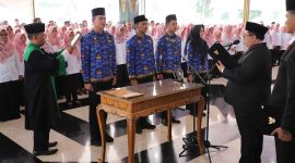 Prosesi Bupati Jombang H Warsubi melantik 431 Calon Aparatur Sipil Negara (CASN) Pemkab Jombang di Pendopo setempat, Jumat (02/5/2025) siang. 