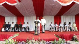 Bupati Jombang H Warsubi membacakan pidato Menteri Pendidikan Dasar dan Menengah Republik Indonesia.