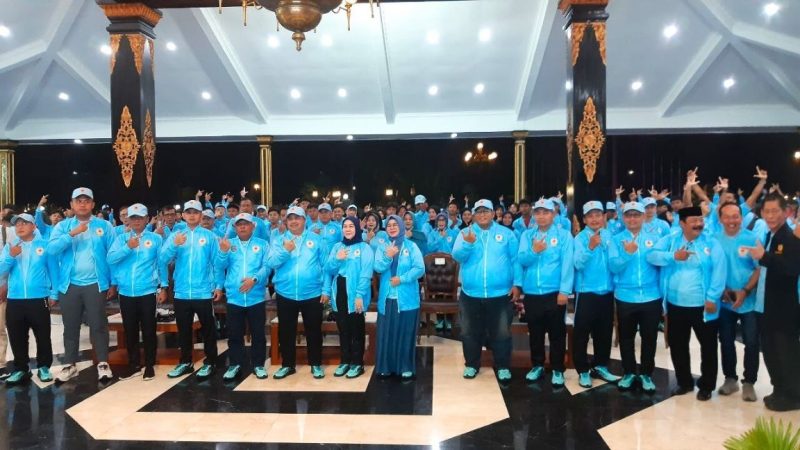 Bupati Jombang Warsubi bersama jajaran OPD dan Forkopimda dalam acara pelepasan kontiingen Jombang ke ajang Porprov IX 2025 Malang. (Foto Apriani Alva)