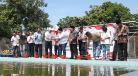 Polres Jombang dan Pemkab dukung ketahanan pangan dengan tebar 10 ribu benih. (Foto: dok)