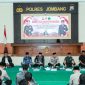 Polres Jombang menggekkar acara liwetan bersama perguruan silat peringati HUT Bhayangkara ke-79 dan 1 Muharram. (Foto dok)