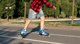 Ilustrasi olahraga sepatu roda. (Foto: Freepik)