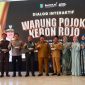 Bupati Jombang Warsubi dan Wakil Bupati Salmanudin Yazid dalam acara 100 hari Kerja Dialog Interaktif Warung Pojok Kebon Rojo di Pendopo Kabupaten Jombang. (Foto: Apriani Alva)