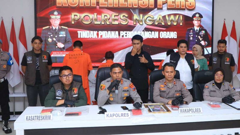 Polres Ngawi merilis ungkap kasus perdagangan bayi.