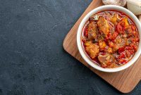 Ilustrasi Rica Rica Daging Kambing (Freepik/KamranAydinov)