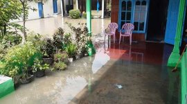 Kawasan Dusun Sawahan, Desa Sambirejo, Kecamatan Jogoroto, Kabupaten Jombang, terendam air akibat guyuran hujan semalaman, Senin (9/6/2025) pagi.