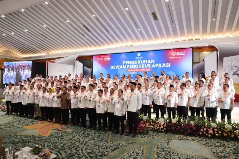 Pengukuhan Dewan Pengurus APKASI. (Foto: dok)