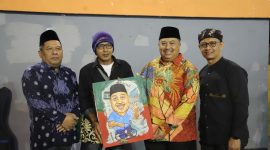Bupati Jombang Warsubi kunjungi pameran lukisan Ijo-Abang Ke-10.