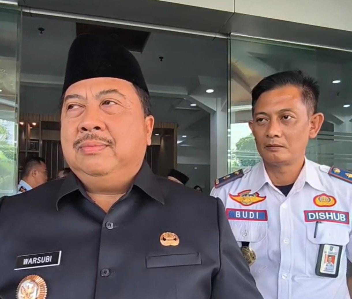 Bupati Jombang Warsubi dan Kepala Dinas Perhubungan Jombang Budi Winarno