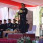 Kapolres Jombang, AKBP Ardi Kurniawan, sebagai inspektur upacara Hari Bhayangkara ke-79. (Foto dok)
