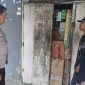 Polisi sedang melakukan olah TKP dan meminta keterangan warga di pasar Megaluh, Jombang.