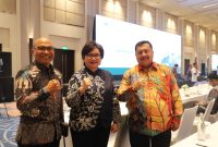 Bupati Jombang Warsubi dan Kepala Dinas DLH Jombang Miftahul Ulum.