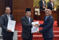 DPR RI mengesahkan Kementrian Haji dan Umrah.