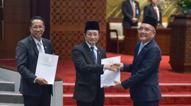 DPR RI mengesahkan Kementrian Haji dan Umrah.
