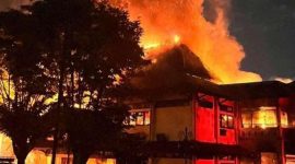 Gedung DPRD Solo terbakar dalam aksi demo 29 Agustus 2025.