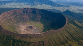 Kaldera Ijen Purba, cekungan vulkanik raksasa. (Foto: dok. Viral Update - disempurnakan dengan AI)