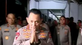 Kapolri Jenderal Listyo Sigit Prabowo meminta maaf saat mengunjungi jenazah driver ojol korban mobil rantis Brimob di RSCM.