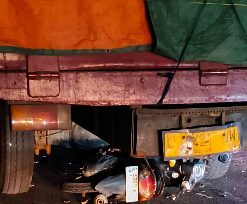 Kecelakaan di Jalan Raya Pungging, Kabupaten Mojokerto, Jawa Timur.