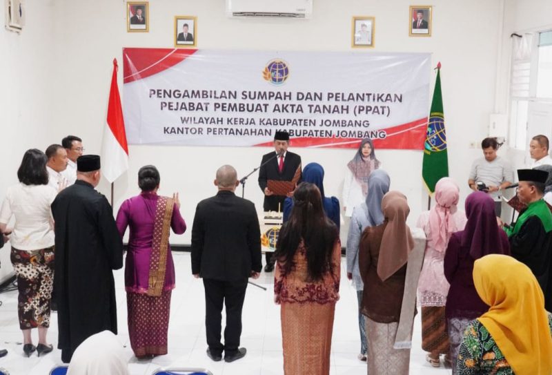 Pelantikan Pejabat Pembuat Akta Tanah (PPAT) du Kantor Pertanahan Kabupaten Jombang.