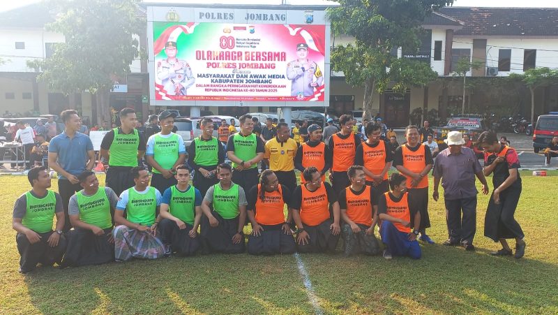 Polres Jombang Rayakan HUT RI Ke-80 dengan menggelar Olahraga Bersama.