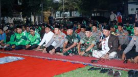 Polres Jombang dan Komunitas Ojol Jombang menggelar shalat gaib untuk Affan Kurniawan.