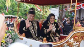 Bupati Pati Sudewo dan Istrinya Atik Kusdarwati. (Foto: Instagram @pemkabpati_)