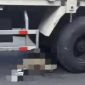 Kondisi korban terlindas truk di Jalan Raya Ngoro - Pungging, Kabupaten Mojokerto.