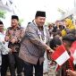 Bupati Jombang Warsubi meletakkan batu pertama pembangunan SD Ar-Rahman Green School Jombang.