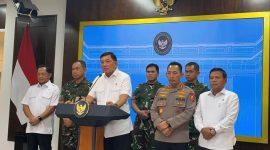 Menhan Sjafrie menegaskan TNI dan Polri wajib lindungi rumah pejabat dari penjarahan.