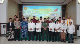 Peringati HUT Ke-80 TNI, Bupati Jombang Warsubi hadir dalam acara doa bersama  lintas agama di Aula Kodim 0814 Jombang.