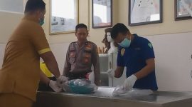 Potongan tubuh korban mutilasi Pacet disusun tim forensik RS Bhayangkara Pusdik Gakkum Porong-Sidoarjo.