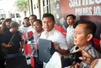 Kasatreskrim Polres Jombang AKP Margono Suhendra saat konfrensi pers tentang pembobolan sekolahan.