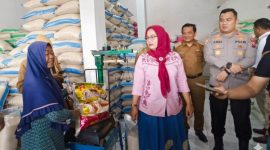Sidak beras premium di Pasar Citra Niaga Jombang.