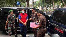 Kades Dadapan, Yuliantono, digiring petugas Kejari setempat masuk sel tahanan, setelah ditetapkan tersangka korupsi APBDes.