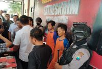 Dua residivis curanmor asal Kesamben ditangkap Polres Jombang, usai tawarkan motor lewat media sosial.