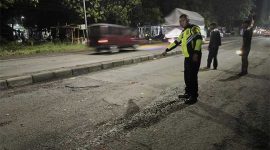 Lokasi kecelakaan di Jalan Raya Bakalan Wringinpitu, Kecamatan Balongbendo, Kabupaten Sidoarjo, Rabu malam (20/5/2026).
