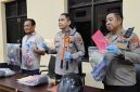Suasana konferensi pers di Polres Pacitan terkait kasus penyiraman cairan kimia terhadap seorang pedagang tempe di Kecamatan Ngadirojo, Kabupaten Pacitan. (Foto: IST)