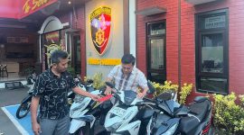 Lima sepeda motor hasil dugaan pencurian diamankan Satreskrim Polres Ponorogo sebagai barang bukti pengungkapan kasus curanmor lintas kota. Dua tersangka berhasil dibekuk setelah diduga beraksi di sejumlah lokasi di wilayah Ponorogo dan menjual motor curian melalui sistem COD.