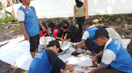 Suasana penyembelihan hewan kurban Dinsos Jombang bersama Tagana Jombang. 
