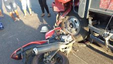 Kecelakaan beruntun di jalan raya Desa Kayen, Kecamatan Bandarkedungmulyo, Kabupaten Jombang.